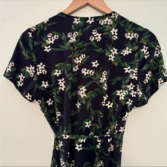 Marine Layer Emlyn Wrap Dress Midi Length Wrap Dress Black Floral SZ Medium - Picture 9 of 13
